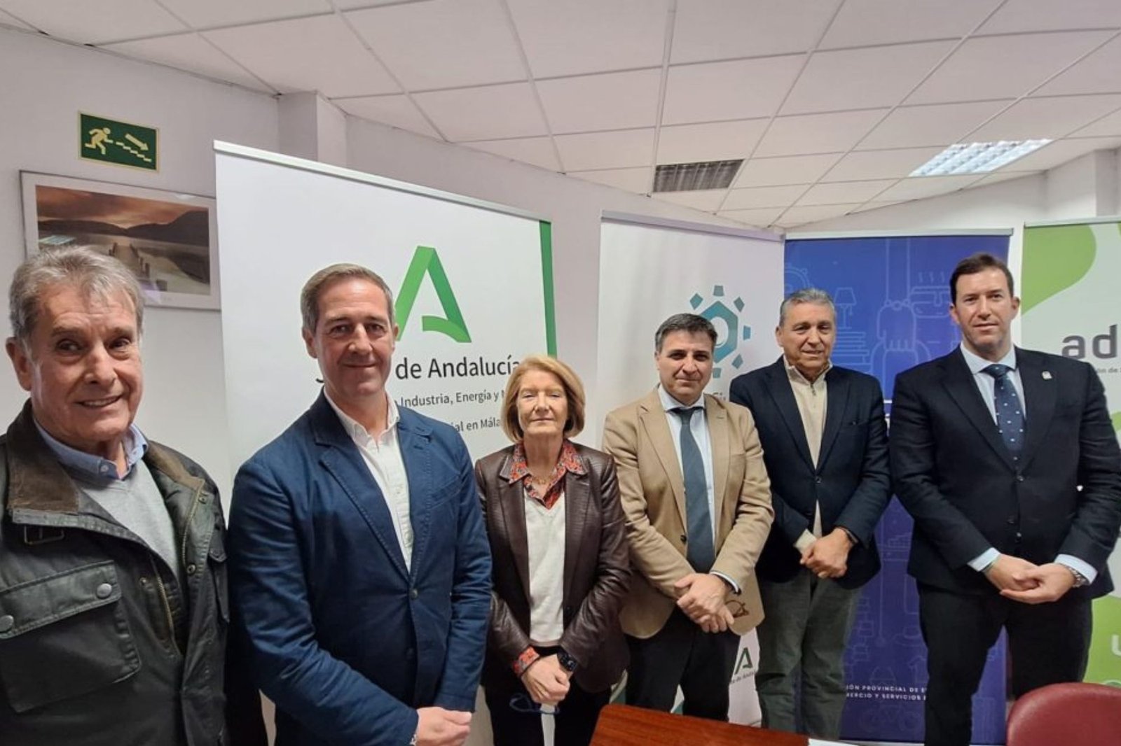 Ana López en una reunión institucional con representantes de APOMA y la Junta de Andalucía