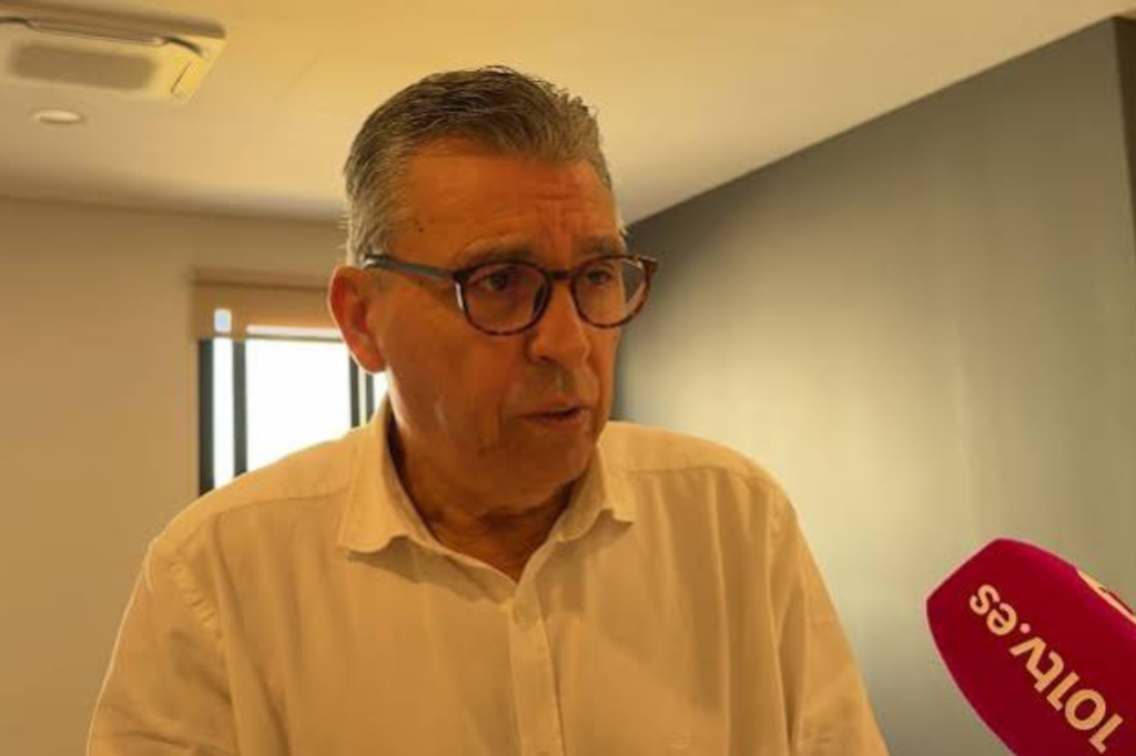 Sergio Cuberos, presidente de APOMA, durante una entrevista en 101TV sobre los accesos al Guadalhorce